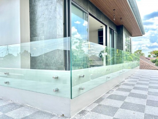 ให้บริการ ติดตั้งกระจกอลูมิเนียม ฉากกั้น งานกระจกทุกชนิด